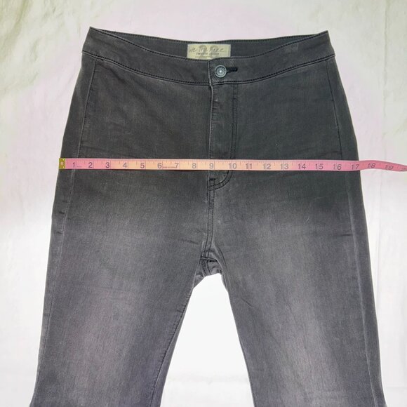 Free People "Just Float On" Flare Jeans – Washed Black, Frayed Hems – Size 28 - Picture 12 of 16